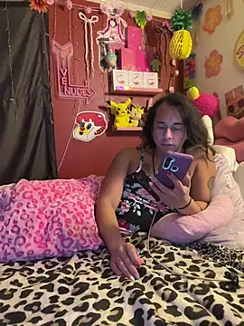 הופעת וובקאם של TranSexualJade95
