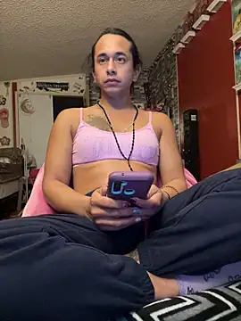 TranSexualJade95: διαδικτυακό σόου στην κάμερα