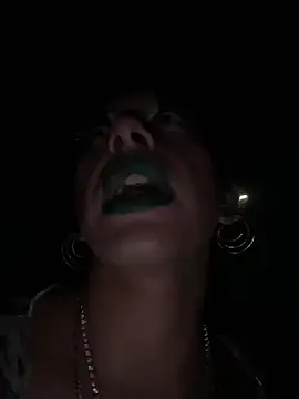 הופעת וובקאם של TranSexualJade95