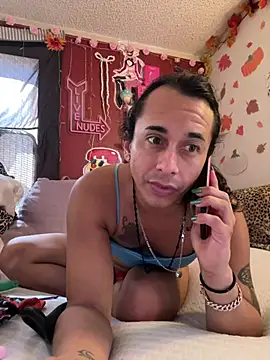 Pokazy przed kamerką – TranSexualJade95