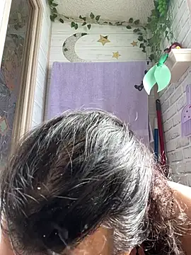 TranSexualJade95: διαδικτυακό σόου στην κάμερα