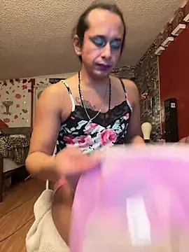 הופעת וובקאם של TranSexualJade95