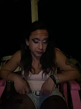 Pokazy przed kamerką – TranSexualJade95
