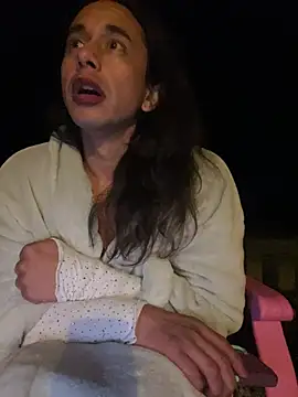 TranSexualJade95: διαδικτυακό σόου στην κάμερα