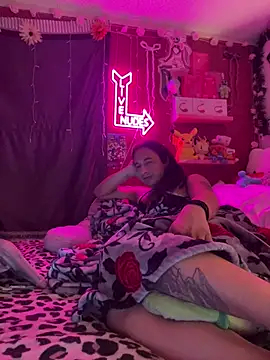 TranSexualJade95: διαδικτυακό σόου στην κάμερα