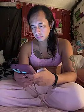 הופעת וובקאם של TranSexualJade95
