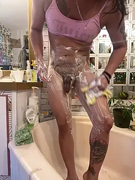 Pokazy przed kamerką – TranSexualJade95