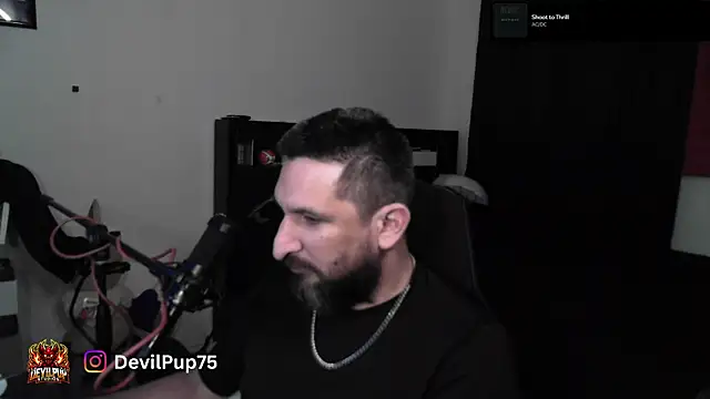 DevilPup75_'s Webcam Show