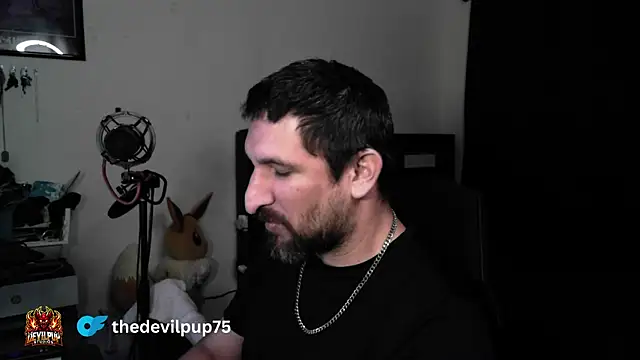 DevilPup75_ Show in webcam