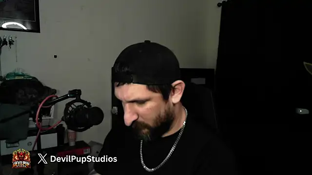DevilPup75_: διαδικτυακό σόου στην κάμερα
