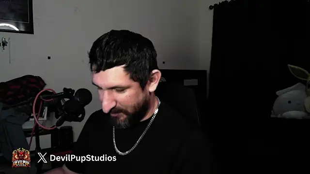 DevilPup75_: διαδικτυακό σόου στην κάμερα