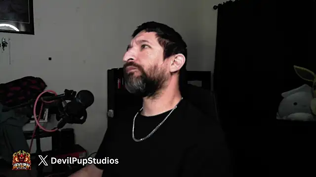DevilPup75_: διαδικτυακό σόου στην κάμερα