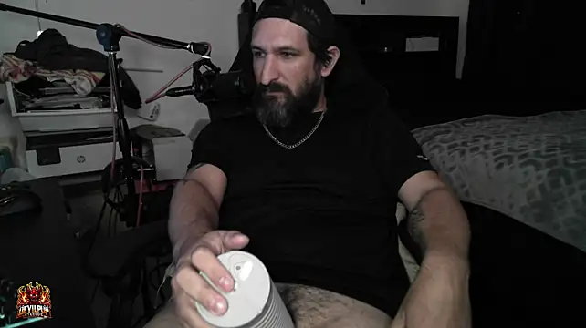 DevilPup75_: διαδικτυακό σόου στην κάμερα