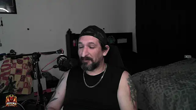 Pokazy przed kamerką – DevilPup75_
