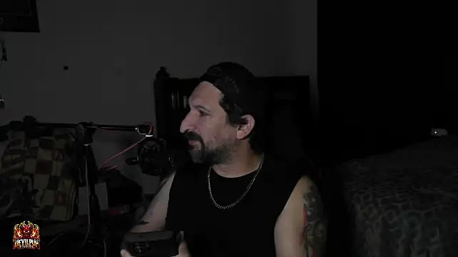 Pokazy przed kamerką – DevilPup75_