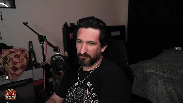 הופעת וובקאם של DevilPup75_