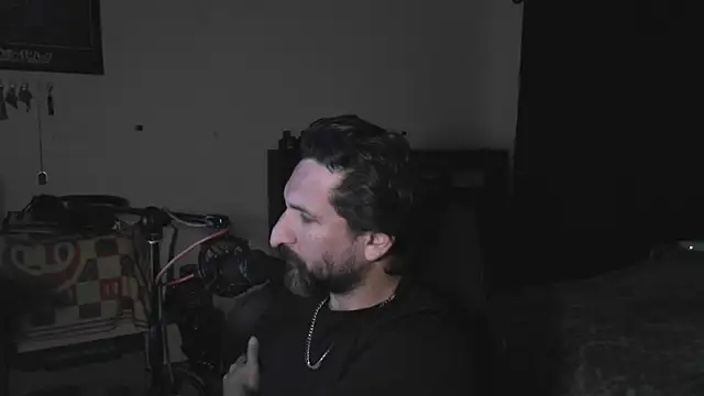הופעת וובקאם של DevilPup75_