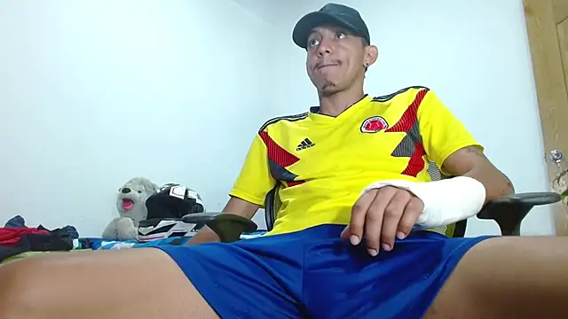 skinny23cm Шоу с уебкамера