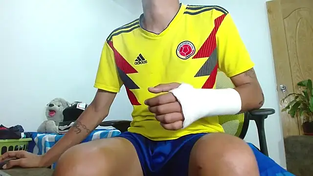 skinny23cm Show Webcam