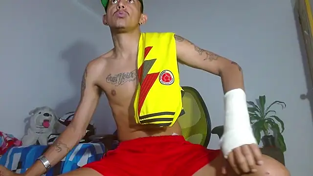 Show de skinny23cm na webcam