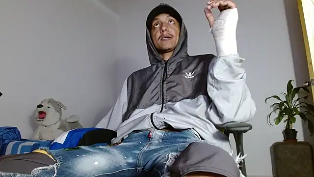 skinny23cm Шоу с уебкамера