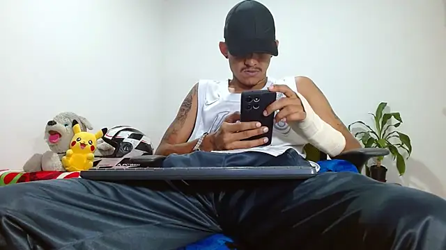 skinny23cm 网络视讯表演