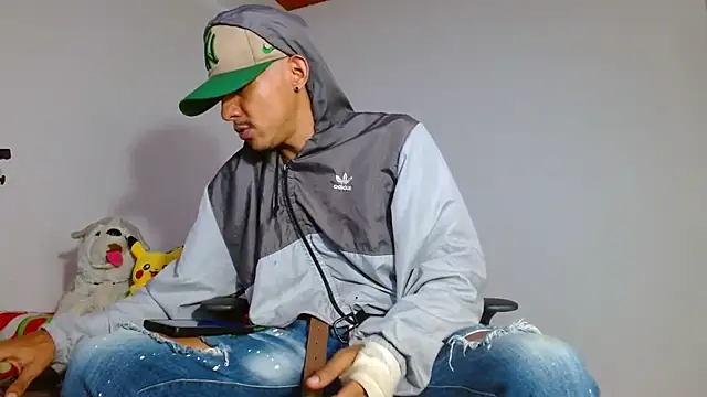 Pokazy przed kamerką – skinny23cm