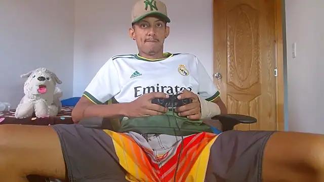 skinny23cm Show Webcam