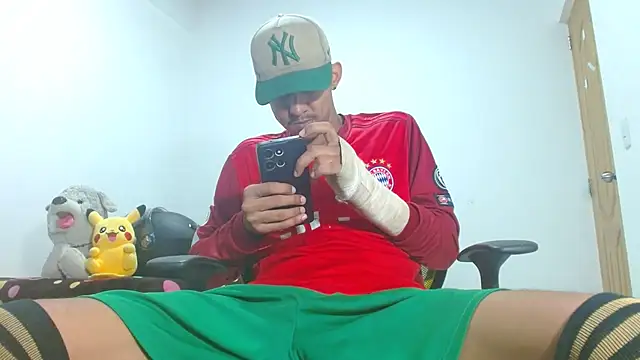 Show de skinny23cm na webcam