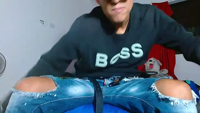 skinny23cm Adlı Modelin Web Kamerası Şovu