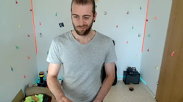 hei_69 লাইভ XXX চ্যাট