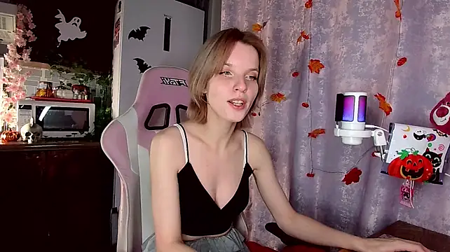Онлайн чат XXX Madelaineses