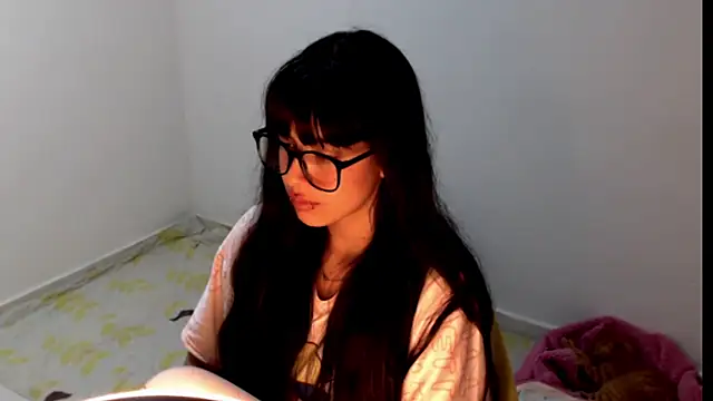 meganmiauu's Live Chat Room