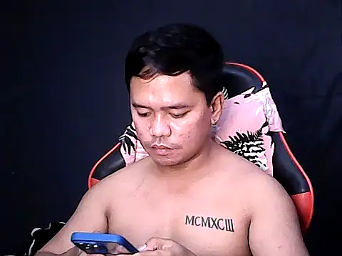 הופעת וובקאם של sweet_sexyasian69