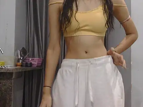 Megha_005's Live XXX Chat