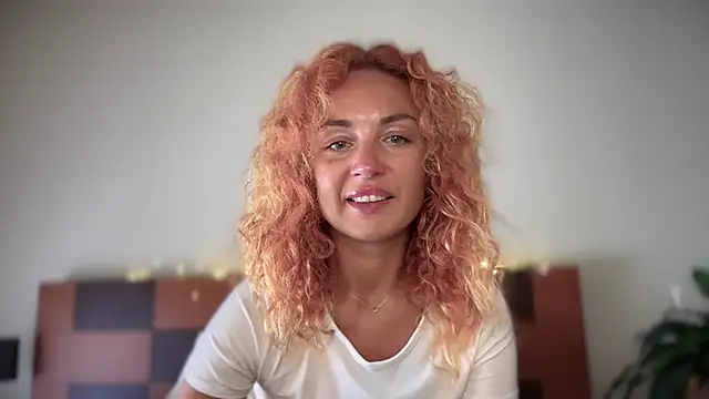 Reddgiirl: онлайн-секс-чат