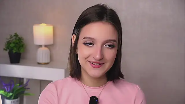 FalineBeacher élő XXX-chatje