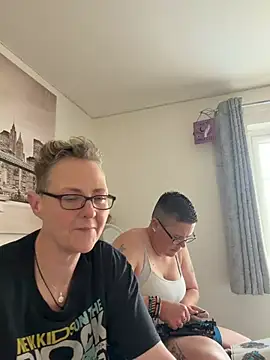 Curvy-Jinxn Webbikameraesitys