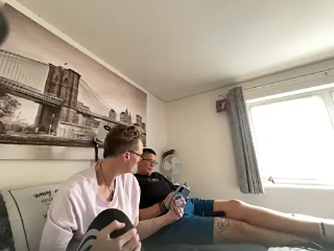Curvy-Jinx Webcam-Show
