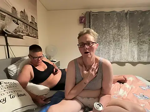 Curvy-Jinx Webcam show