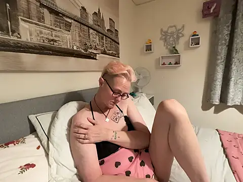 Curvy-Jinxn Webbikameraesitys