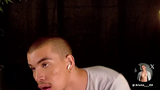 Bruno___69 webkamerás műsora