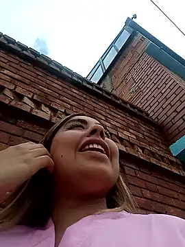 Sofia_Honey1 Adlı Modelin Canlı XXX Sohbeti