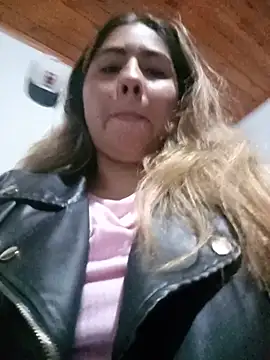 צ'אט XXX בשידור חי של Sofia_Honey1