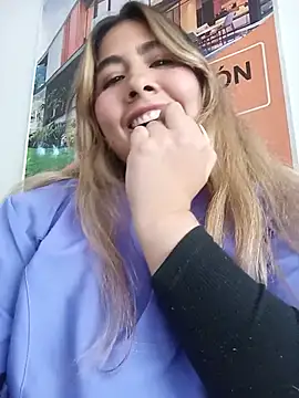 Sofia_Honey1 Adlı Modelin Canlı XXX Sohbeti