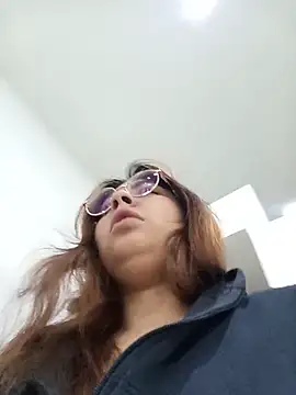 Sofia_Honey1: απευθείας συνομιλία ΧΧΧ