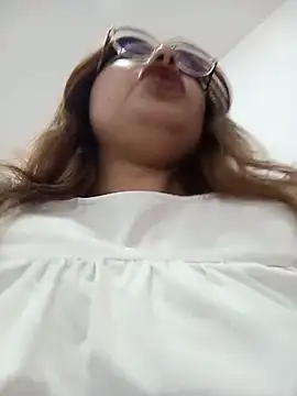 Sofia_Honey1: διαδικτυακό σόου στην κάμερα