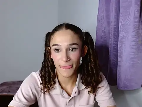 Twink_fem-boy Show in webcam