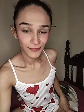 Twink_fem-boy Webcam-Show