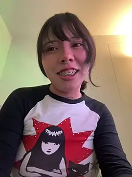 Kitty_yukimura Adlı Modelin Canlı XXX Sohbeti